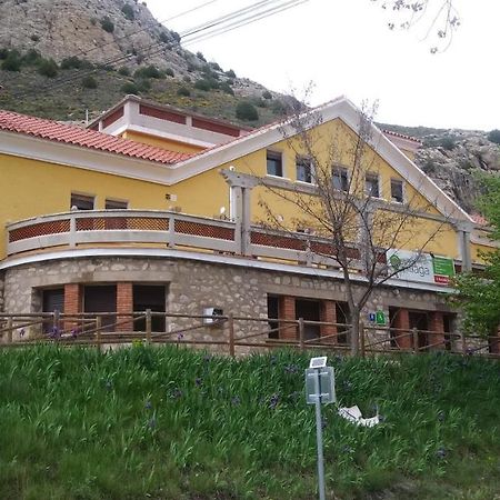 Albergue Santa Barbara Aliaga Dış mekan fotoğraf